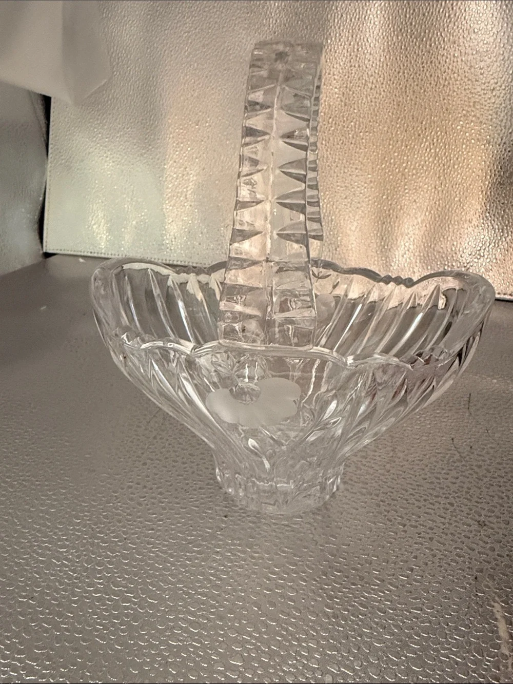 Vintage stunning Princess House Heritage Romance Collection Glass Basket